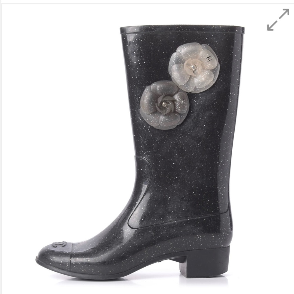 Chanel camellia rainboot 38